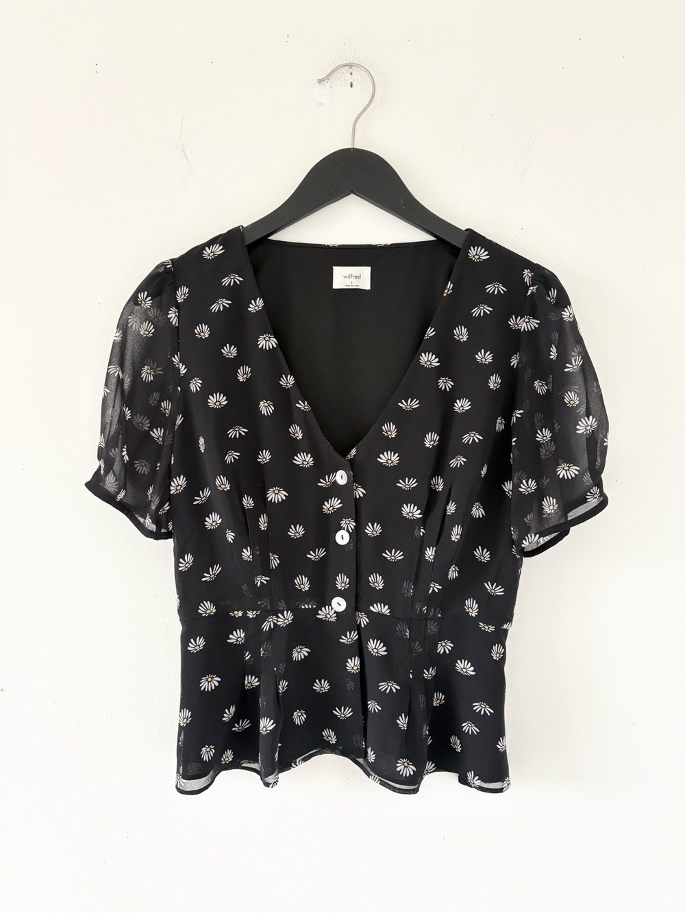Aritzia Wilfred V-Neck Daisy Peplum Blouse